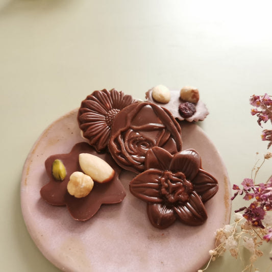 Mendiants Fleurs : Chocolat Amande